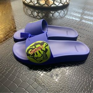 versace slides ‘smiling medusa’